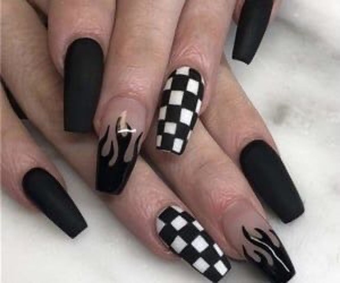 Moda Nails black