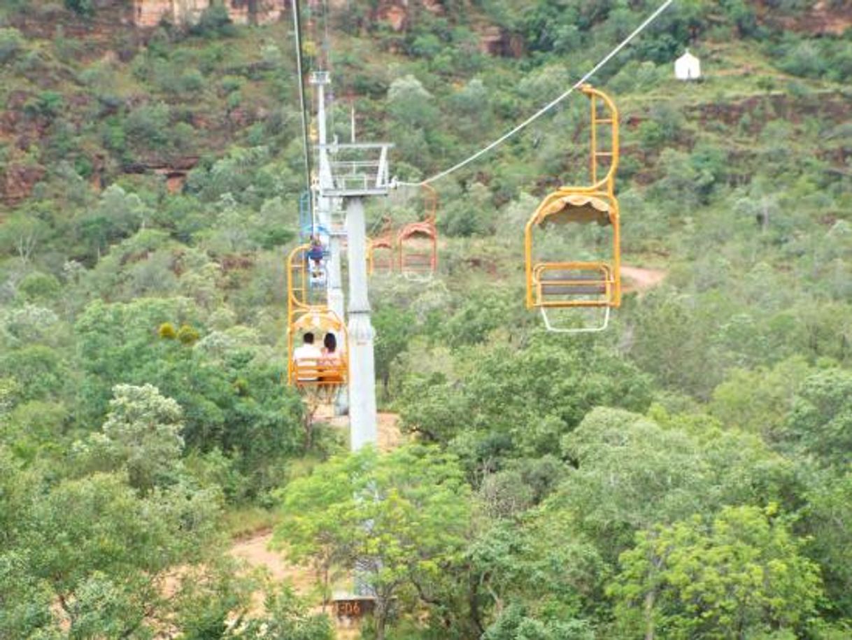 Lugar Complexo Turístico Pedra Caída