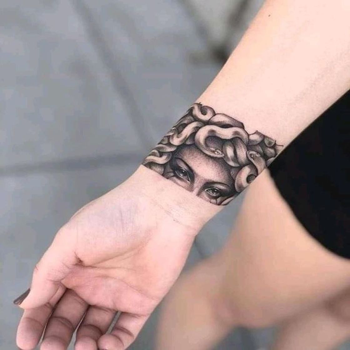 Moda tatoo feminina 