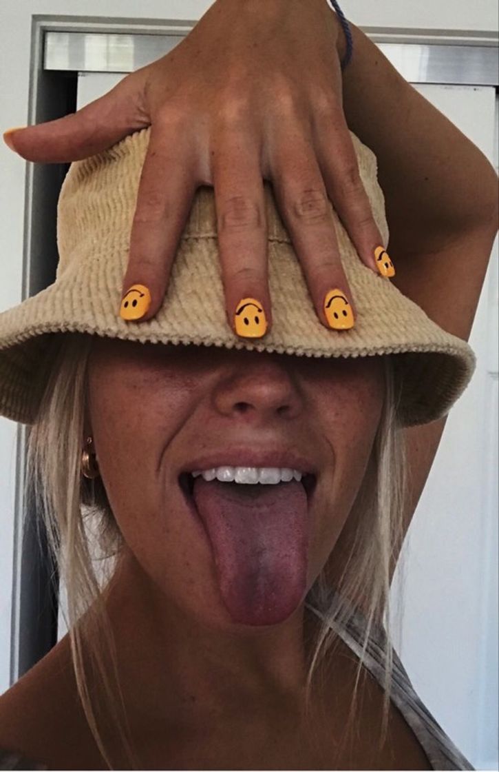 Social Smile traditional 