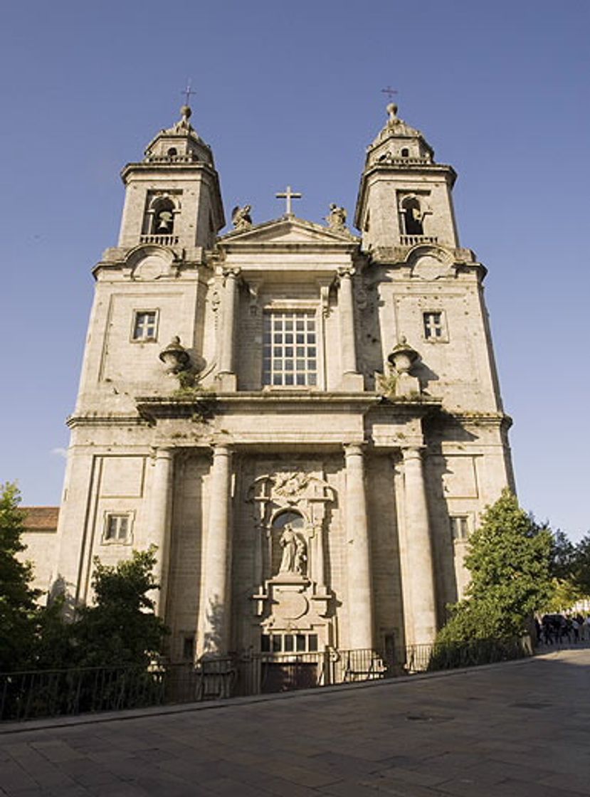 Lugar Convento de San Francisco de Santiago