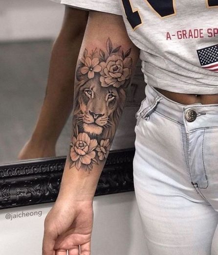 Tatuagem feminina 