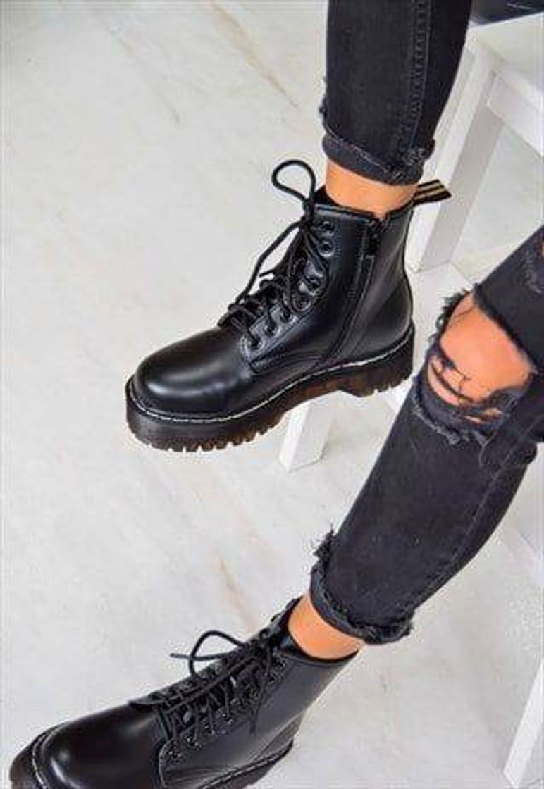 Fashion doc martens 🖤⛓️