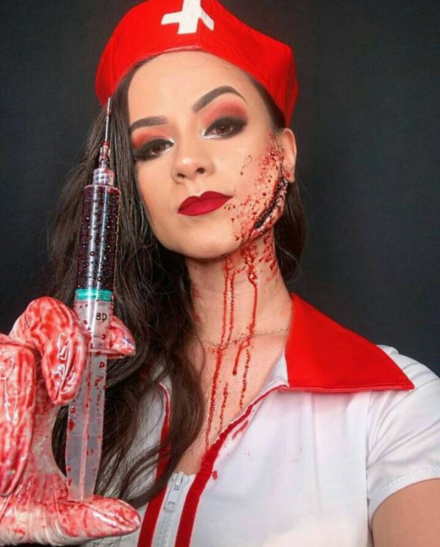 🎃 Maquiagem do Halloween passado.