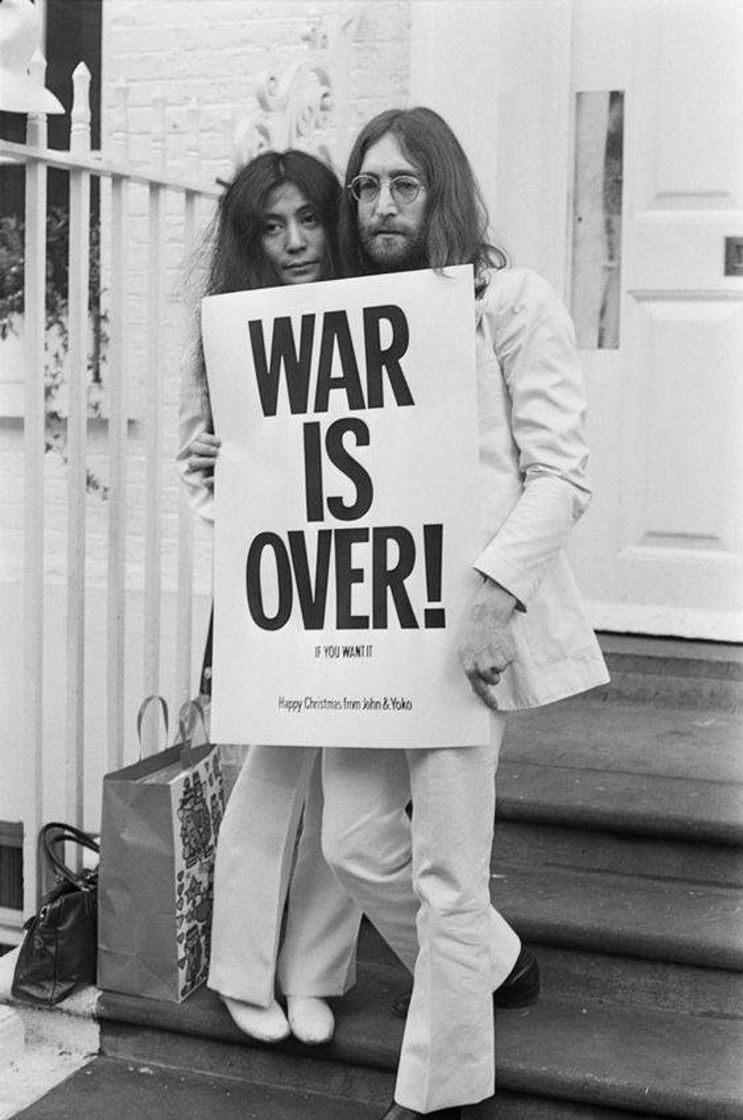 Fashion John e Yoko - "acabou a guerra"