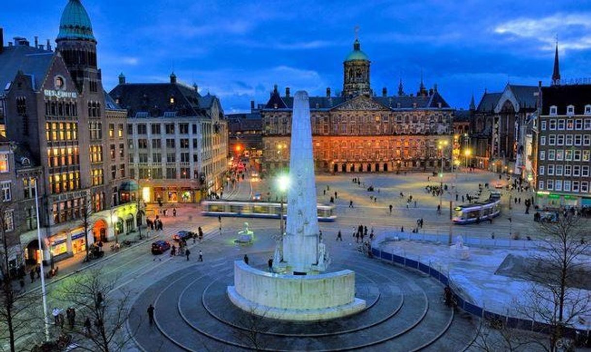 Lugar Dam Square