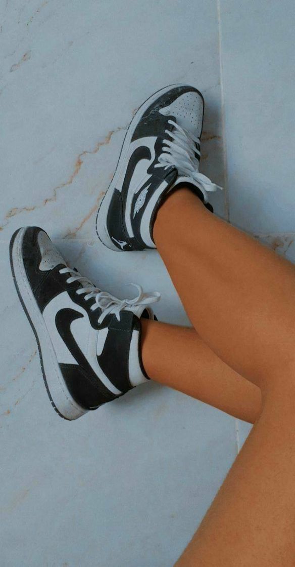 Fashion ⚫⚪Jordans Black and white⚫⚪