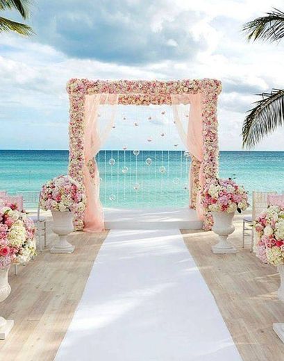 Arco de casamento ao ar livre 👰