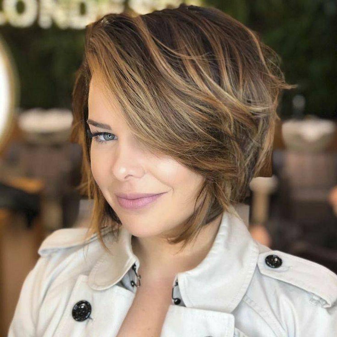 Moda Curto com mechas