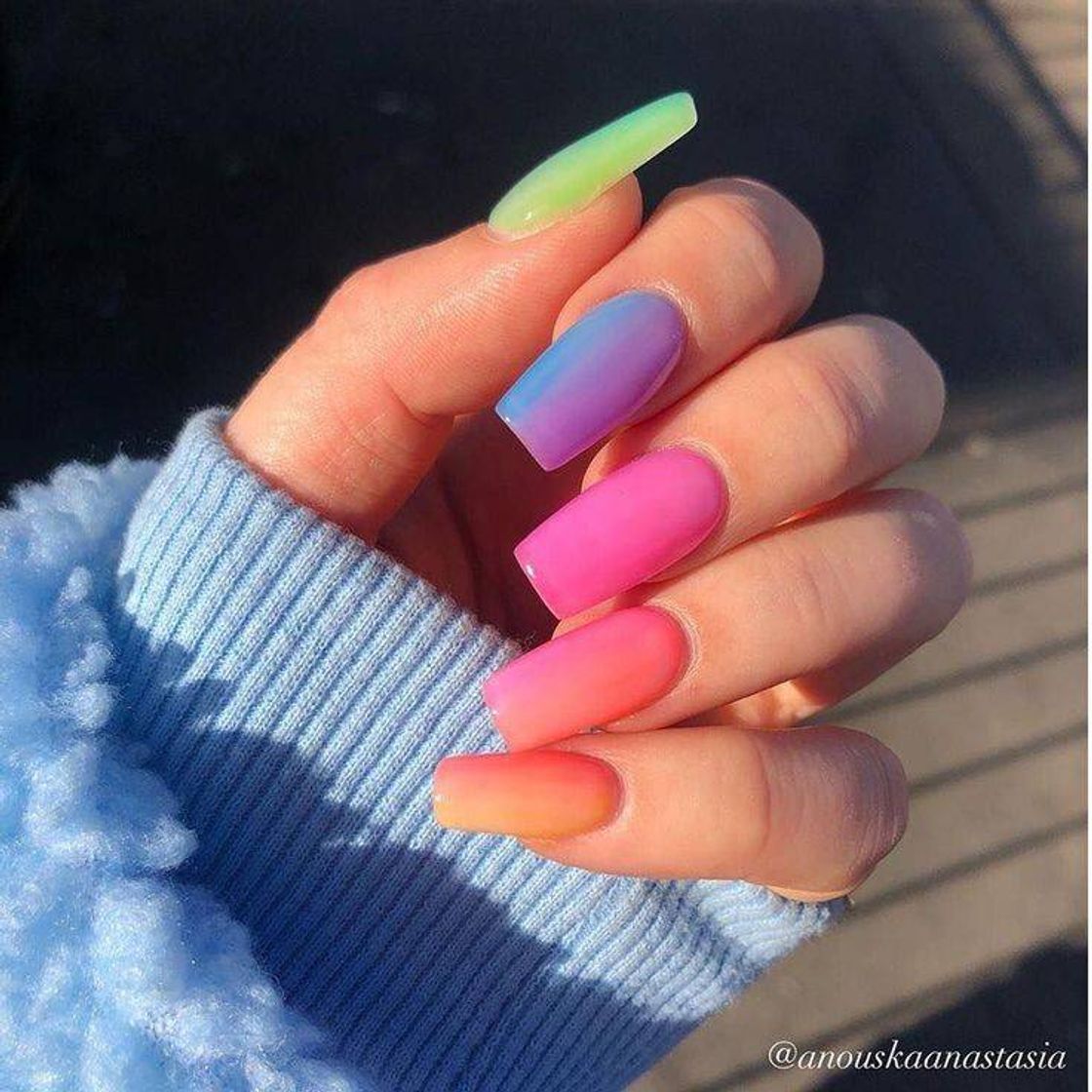 Moda Unhas 🌈🌈🌈🌈 coloridas 🌈🌈