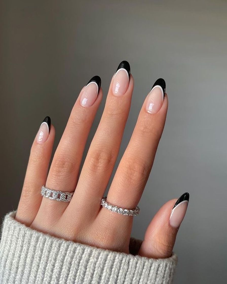 Social Basic nails🖤