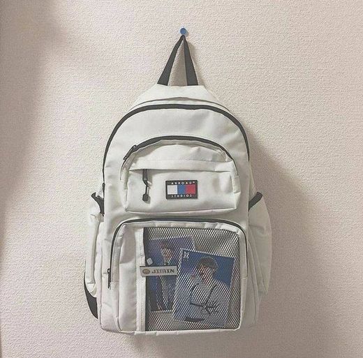 🎒