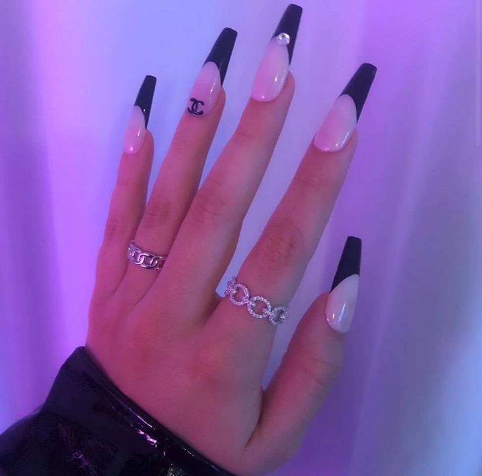 Fashion black and white nail