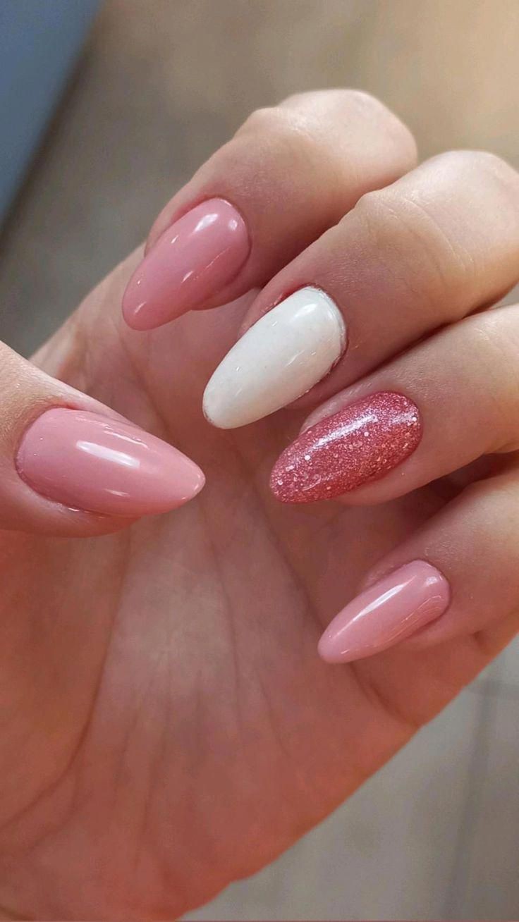 Social nails.