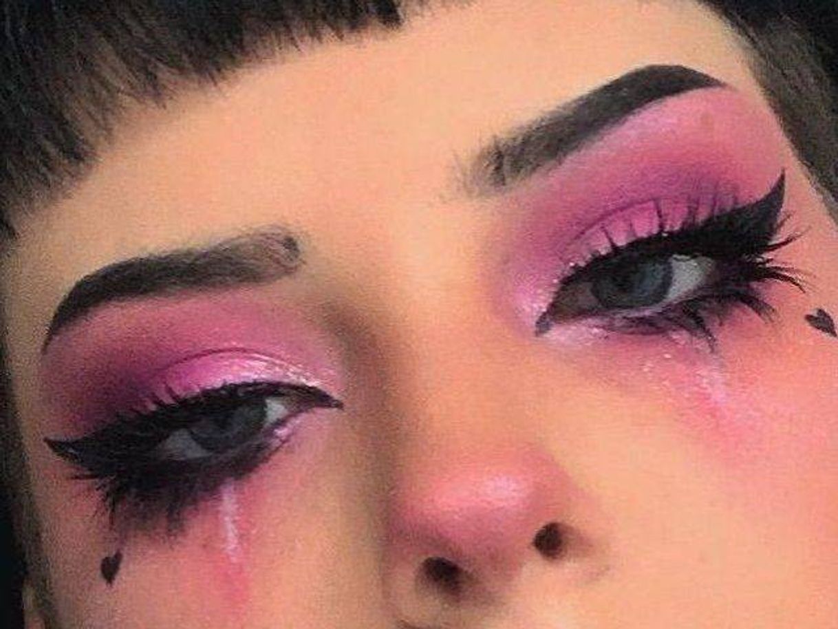 Fashion Pink makeup eyes