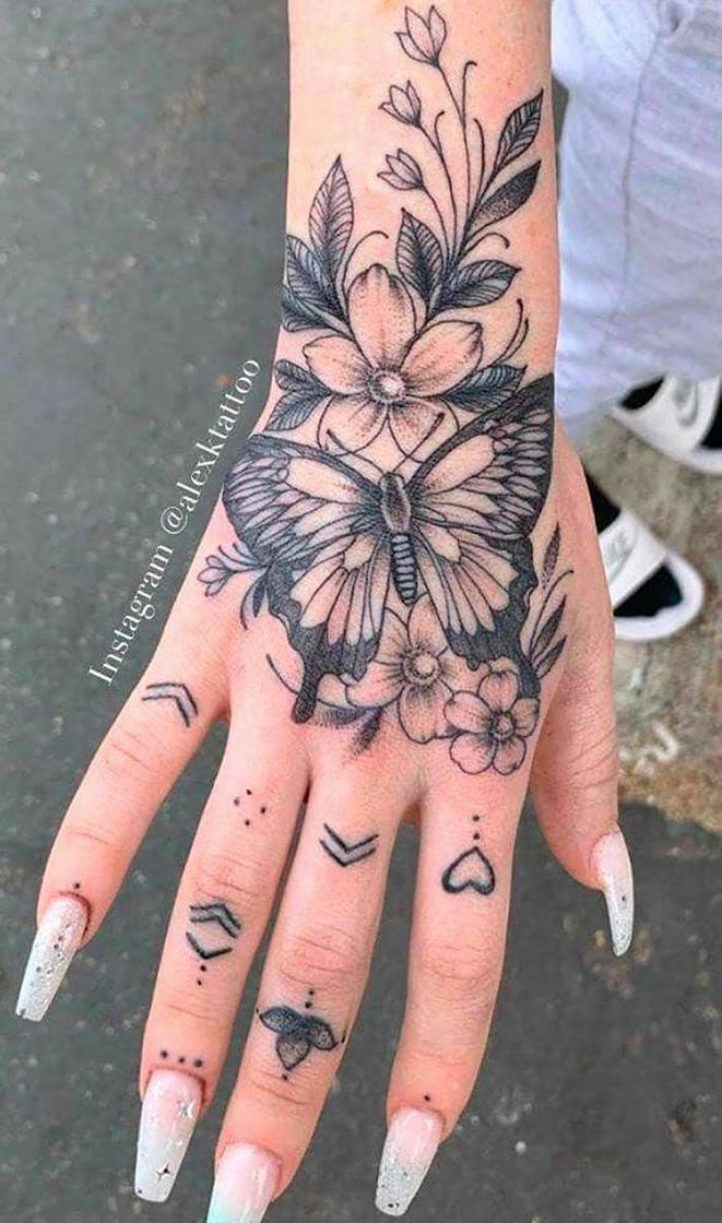 Moda Tatuagem na mão 🦋