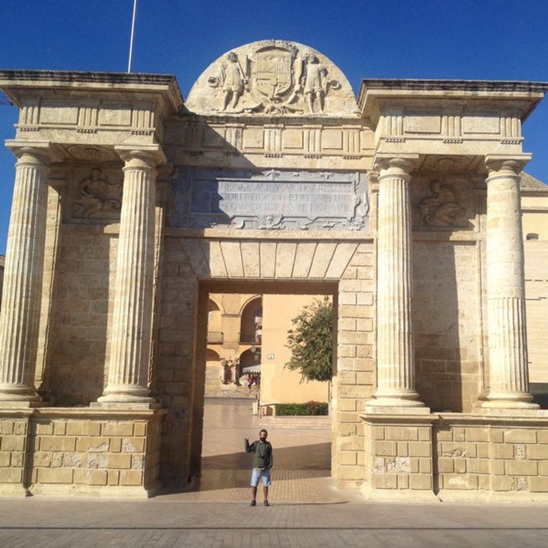 Lugar Puerta del Puente - Turismo de Córdoba (IMTUR)