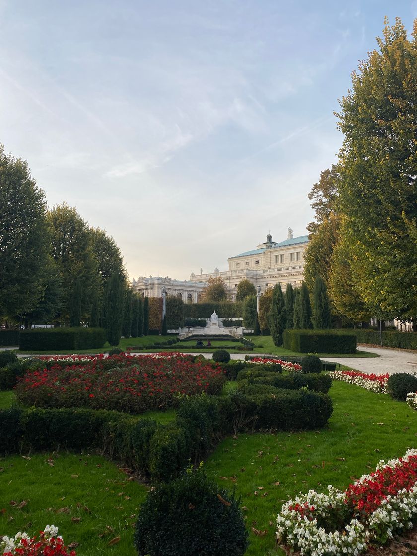 Place Kaiserin-Elisabeth-Denkmal