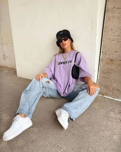 Street style baggy girl