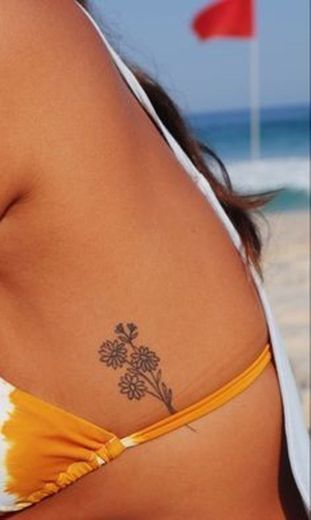 mini tatuagem de flores 💐