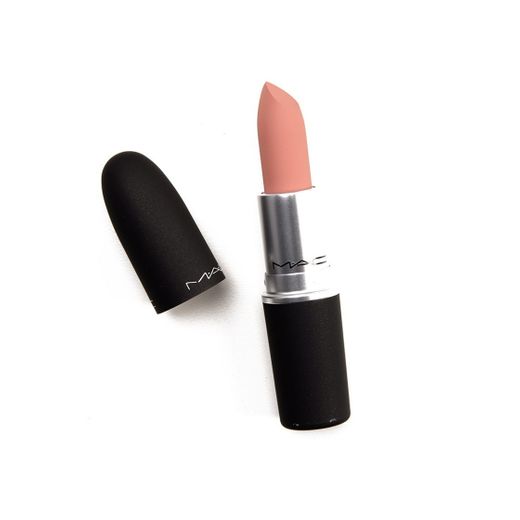 Powder Kiss Lipstick de MAC “Influentially It”