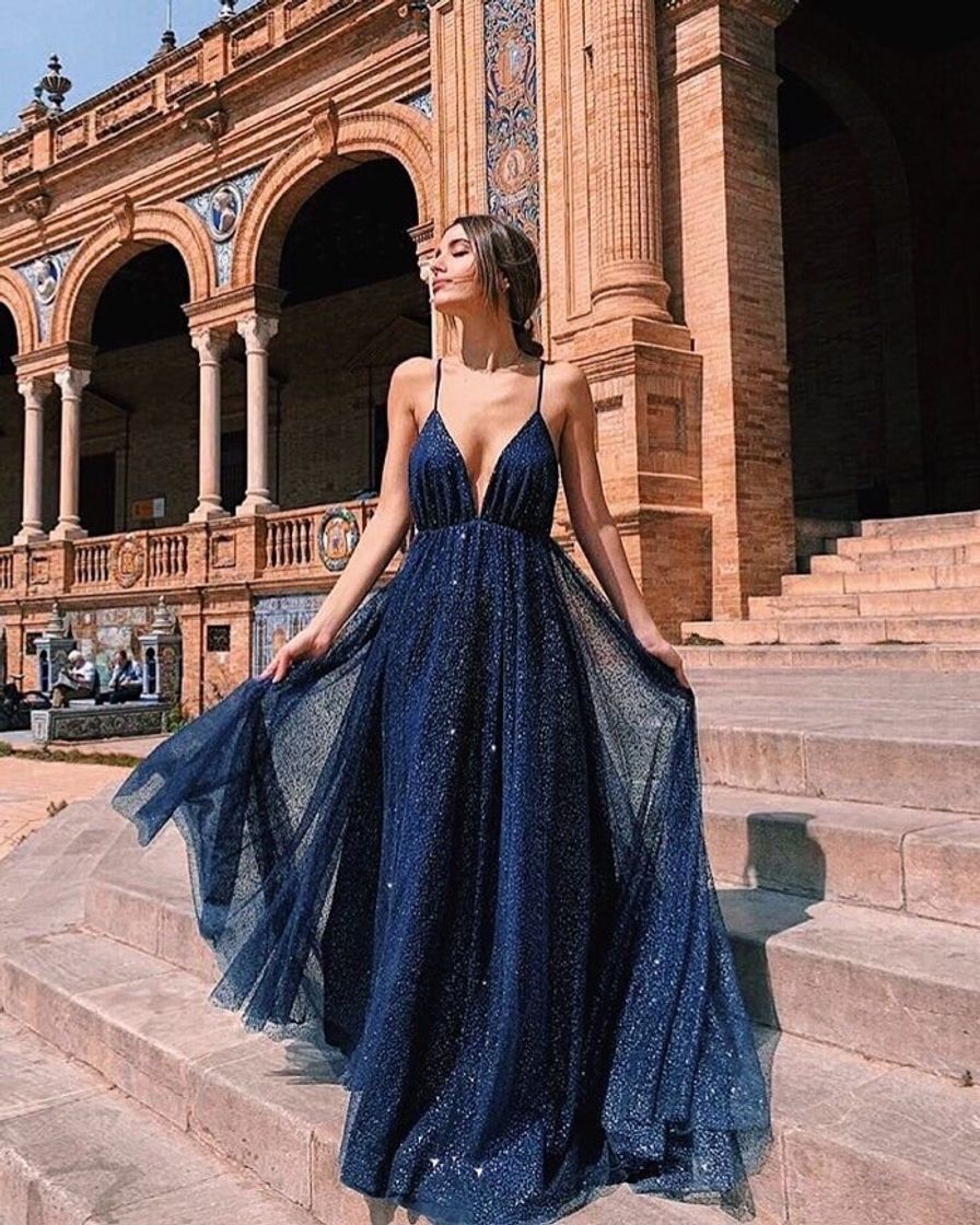 Vestido azul com muito brilho💙✨✨