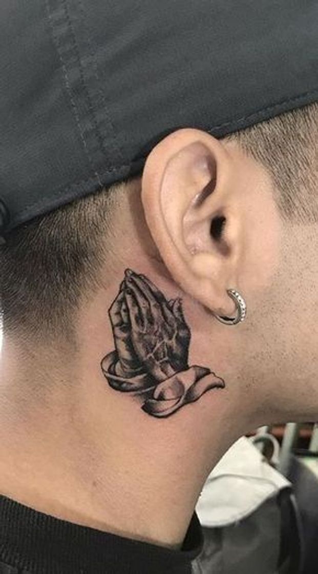 Fashion Tatuagem no pescoço 