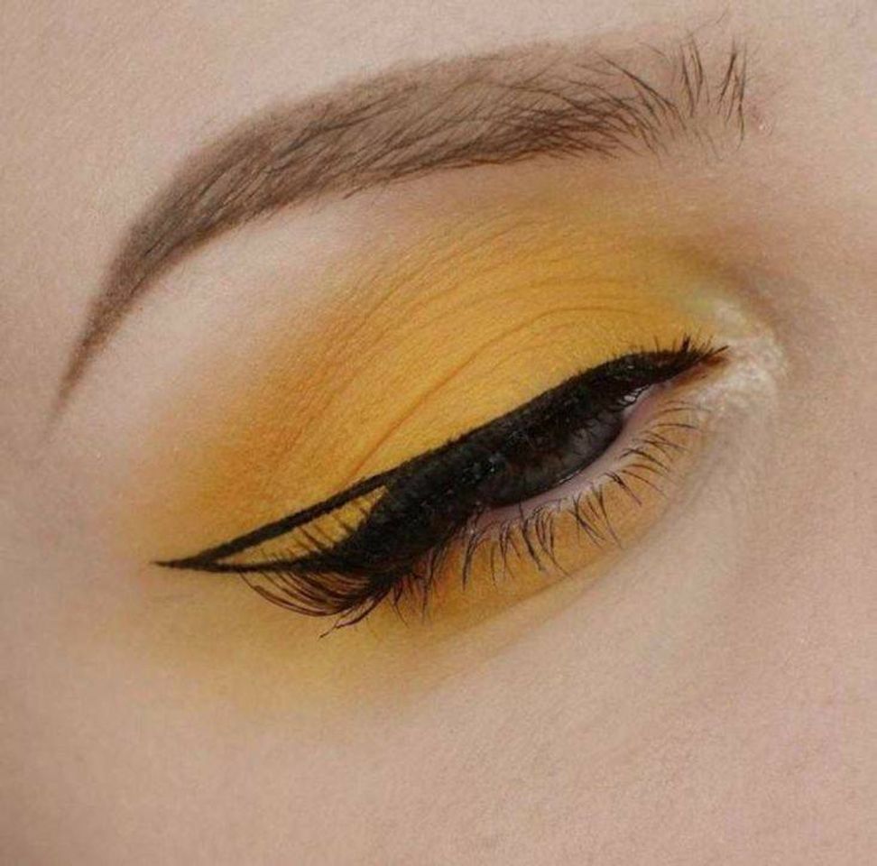 Fashion Sombreado amarelo com delineado 