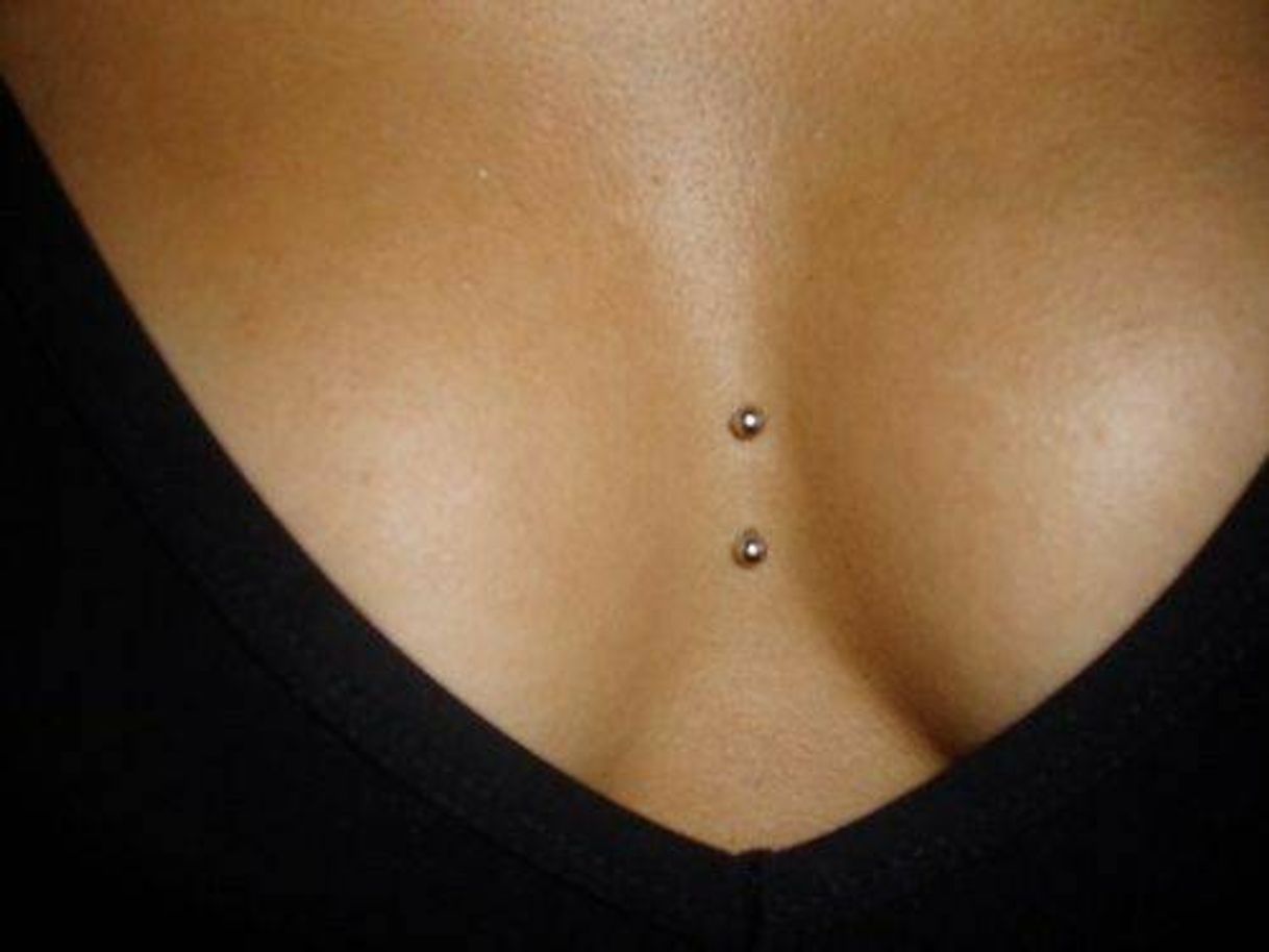 Moda Piercing entre os seios