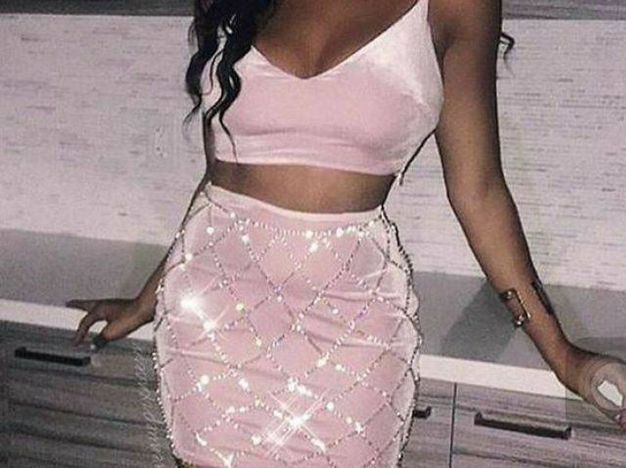 Moda Cropped e saia rosa