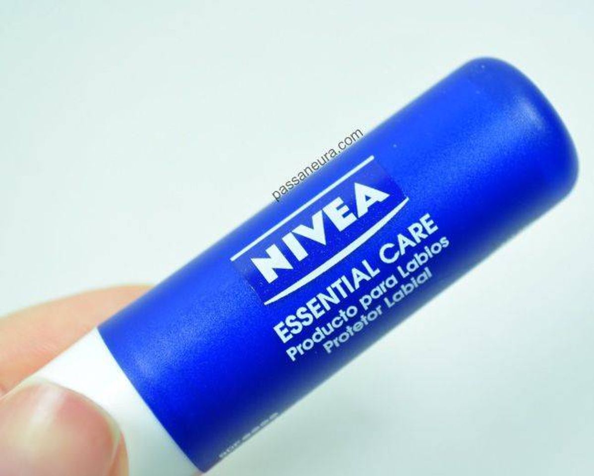 Fashion Protetor Labial Nivea Essential Care 