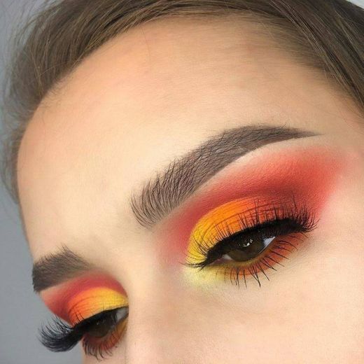 Maquiagem Olhos Sombra esfumada laranja 