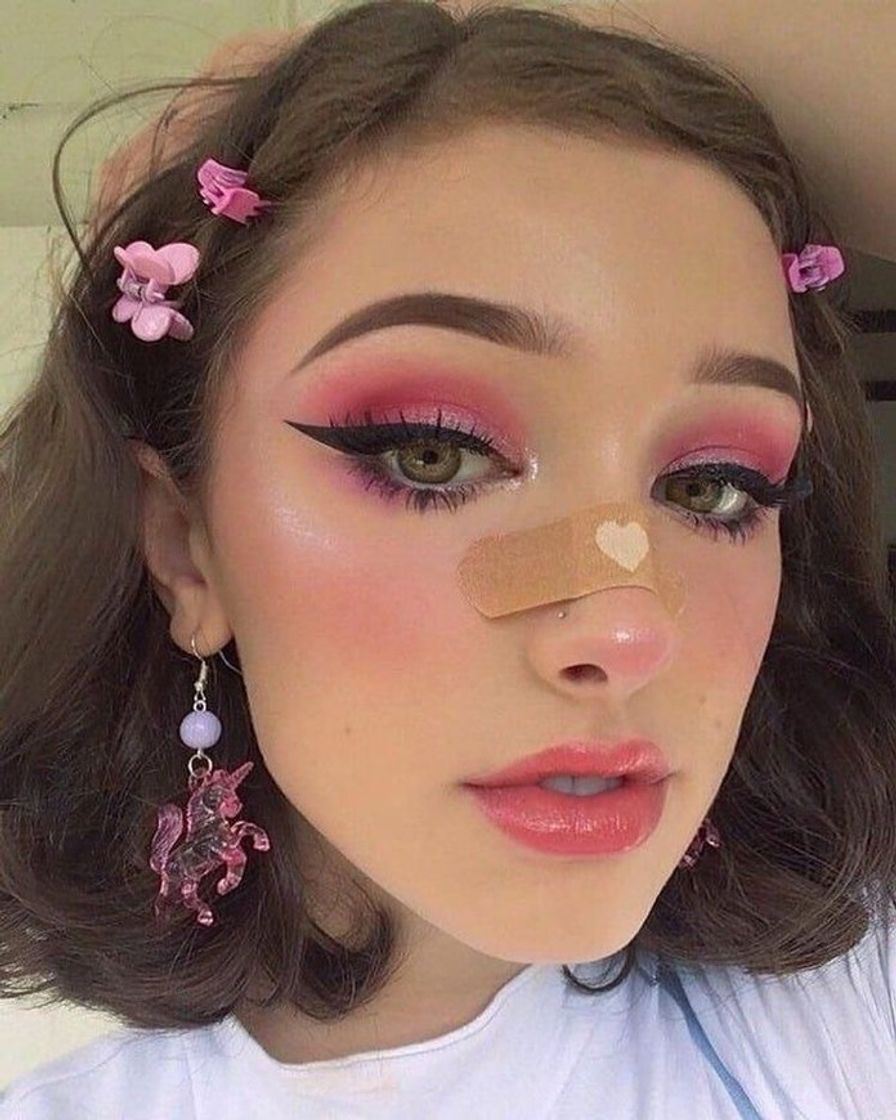 Fashion vsco girl makeup