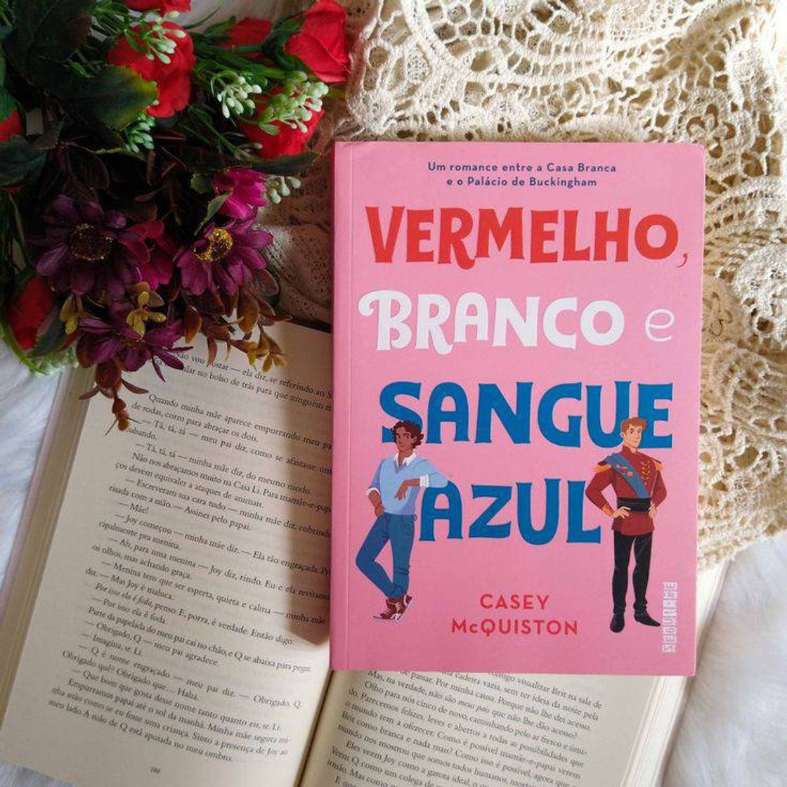 Libro Vermelho Branco e Sangue Azul