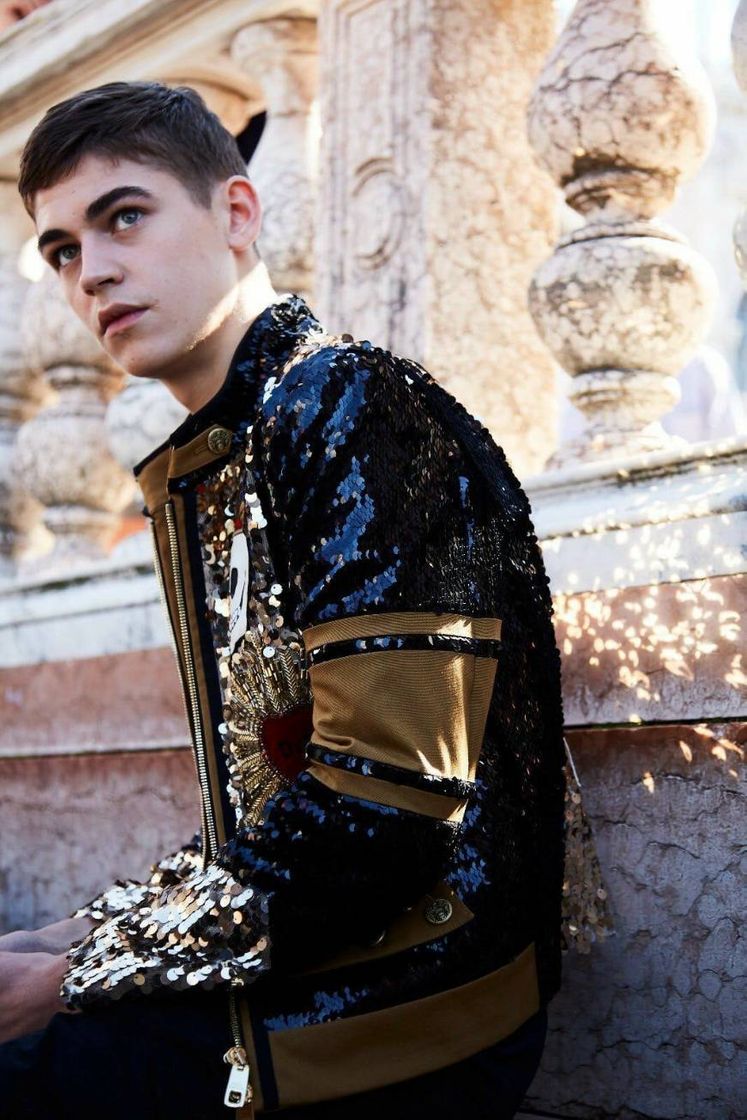 Moda Hero fiennes tiffin