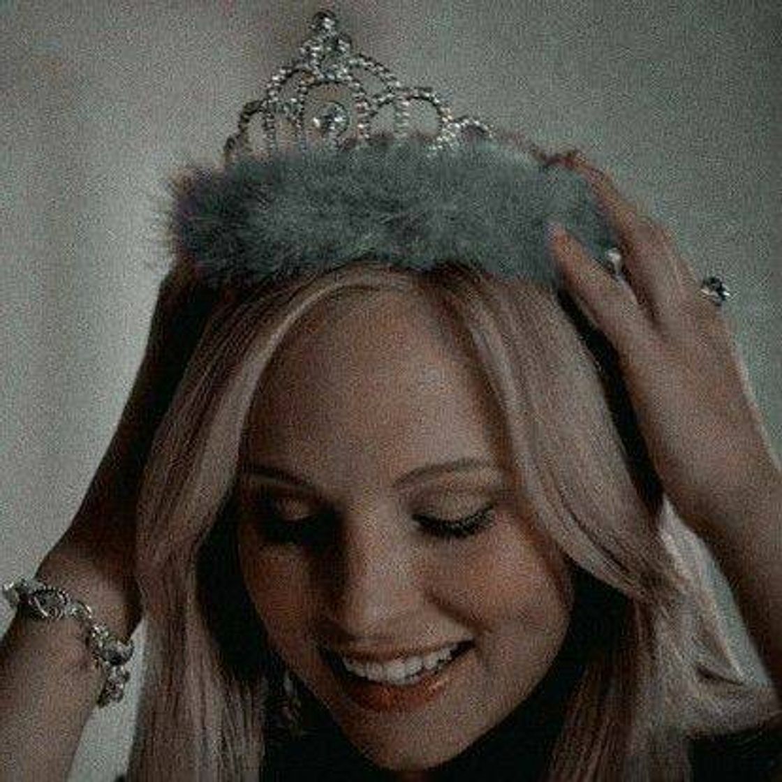 Moda Caroline Forbes 