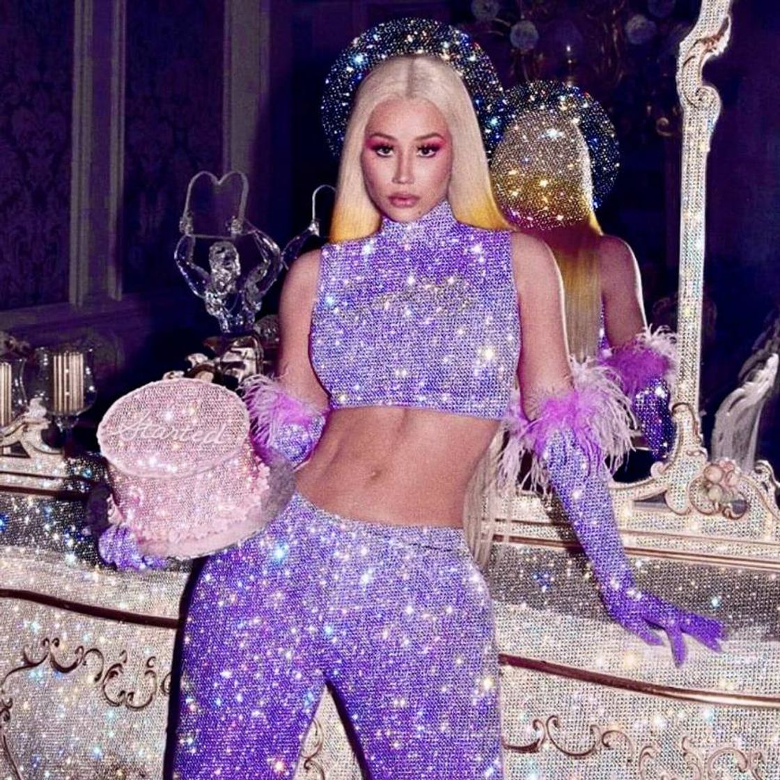 Social Iggy azalea