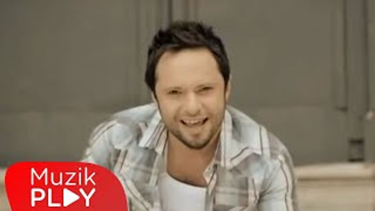 Music Özgün - Sadece Arkadaşız (Official Video) - YouTube