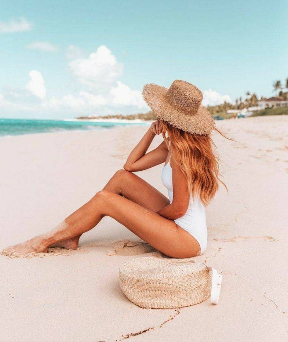 Fashion white single piece and hat 👙👒