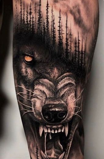 Tatuagem de lobo no antebraço 