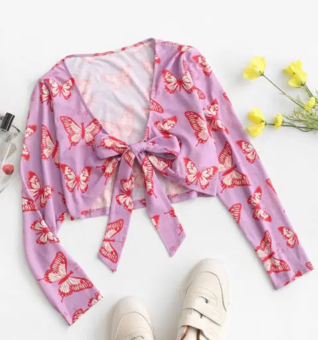 Moda Blusa rosa con mariposas