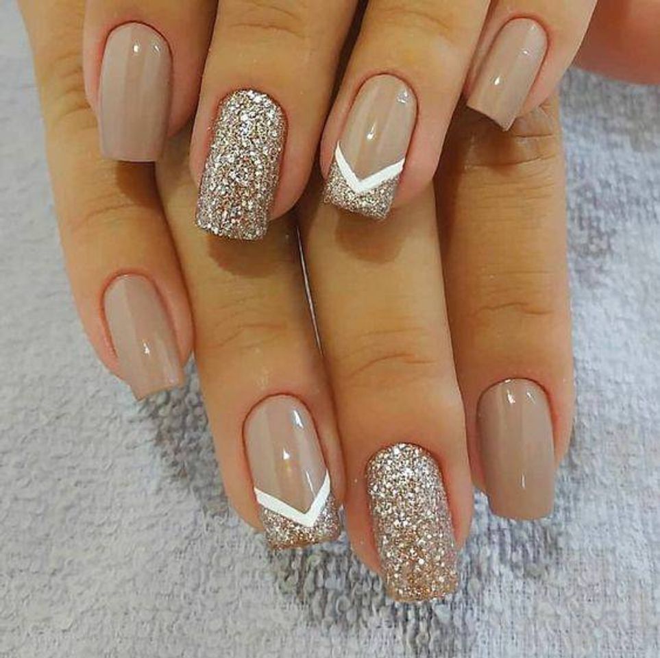 Fashion Unhas Nude com Brilho 