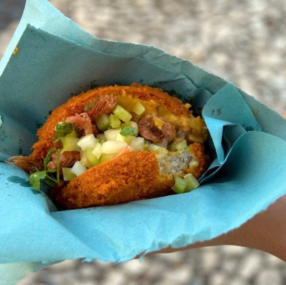 Fashion Acarajé, o mais famoso bolinho de salvador. 