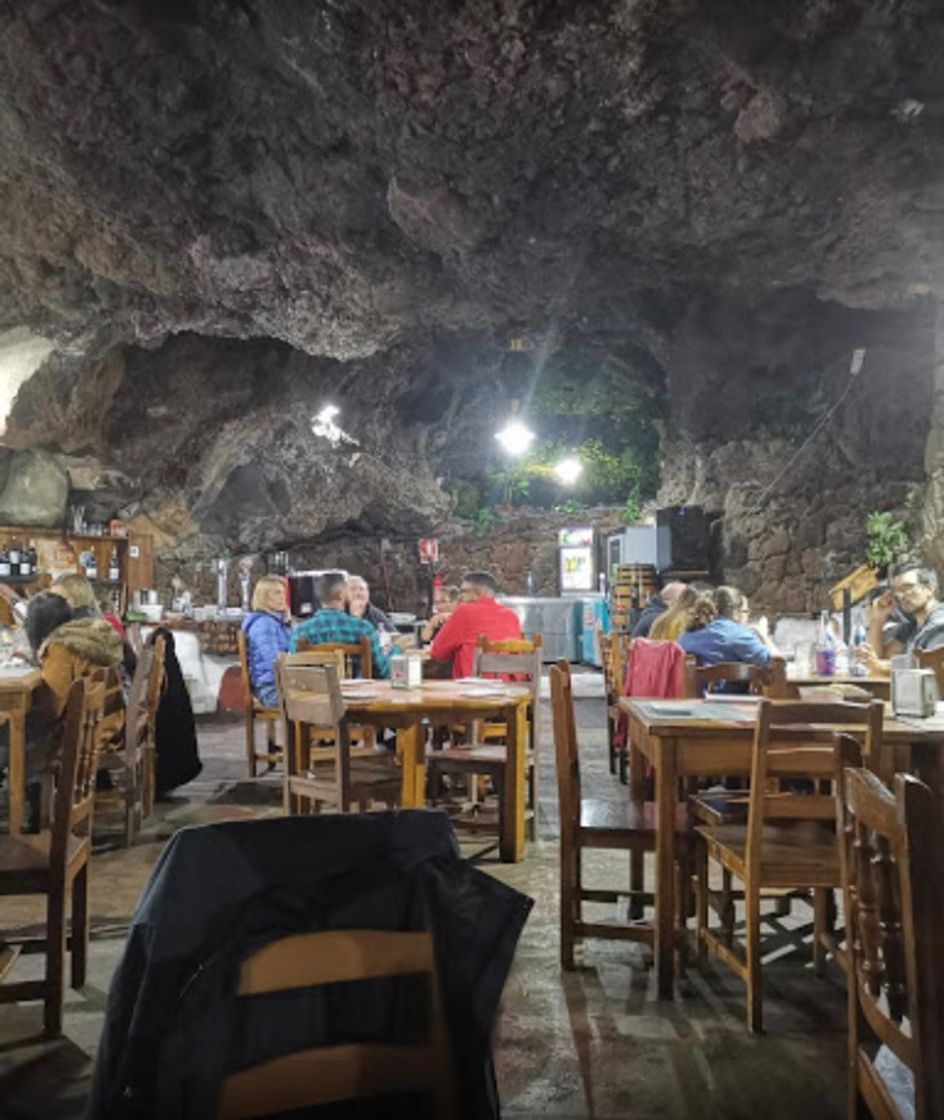 La Cueva Caprichosa