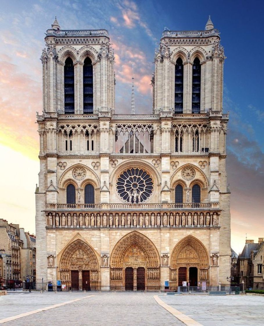 Place Notre Dame