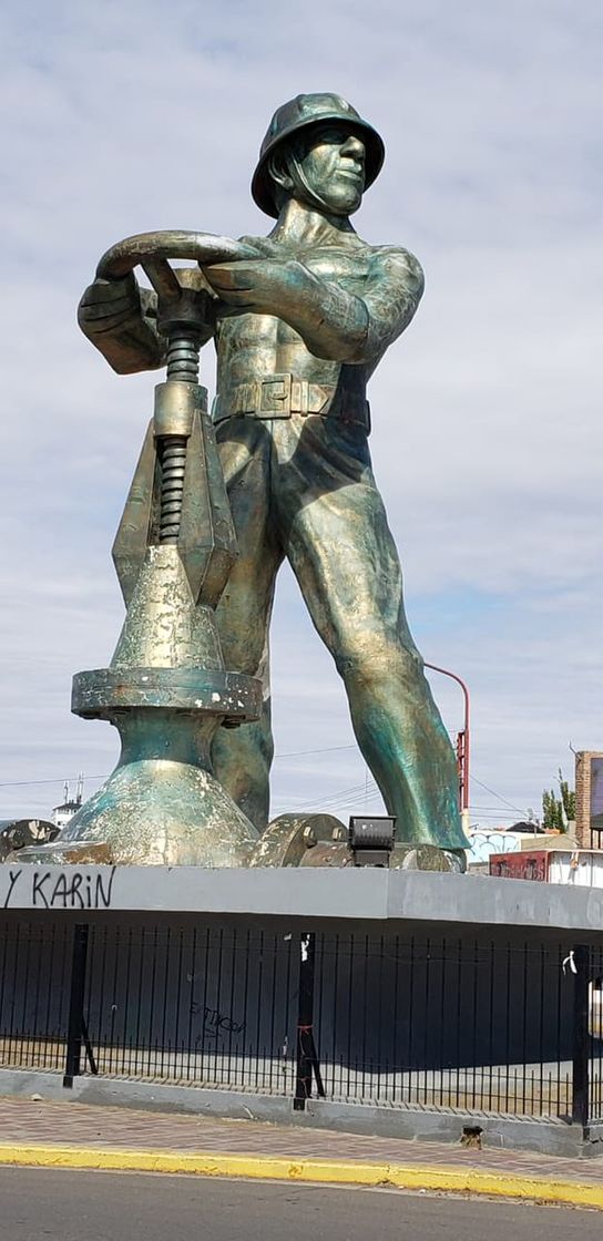 Lugar El Gorosito • Monumento al trabajador petrolero