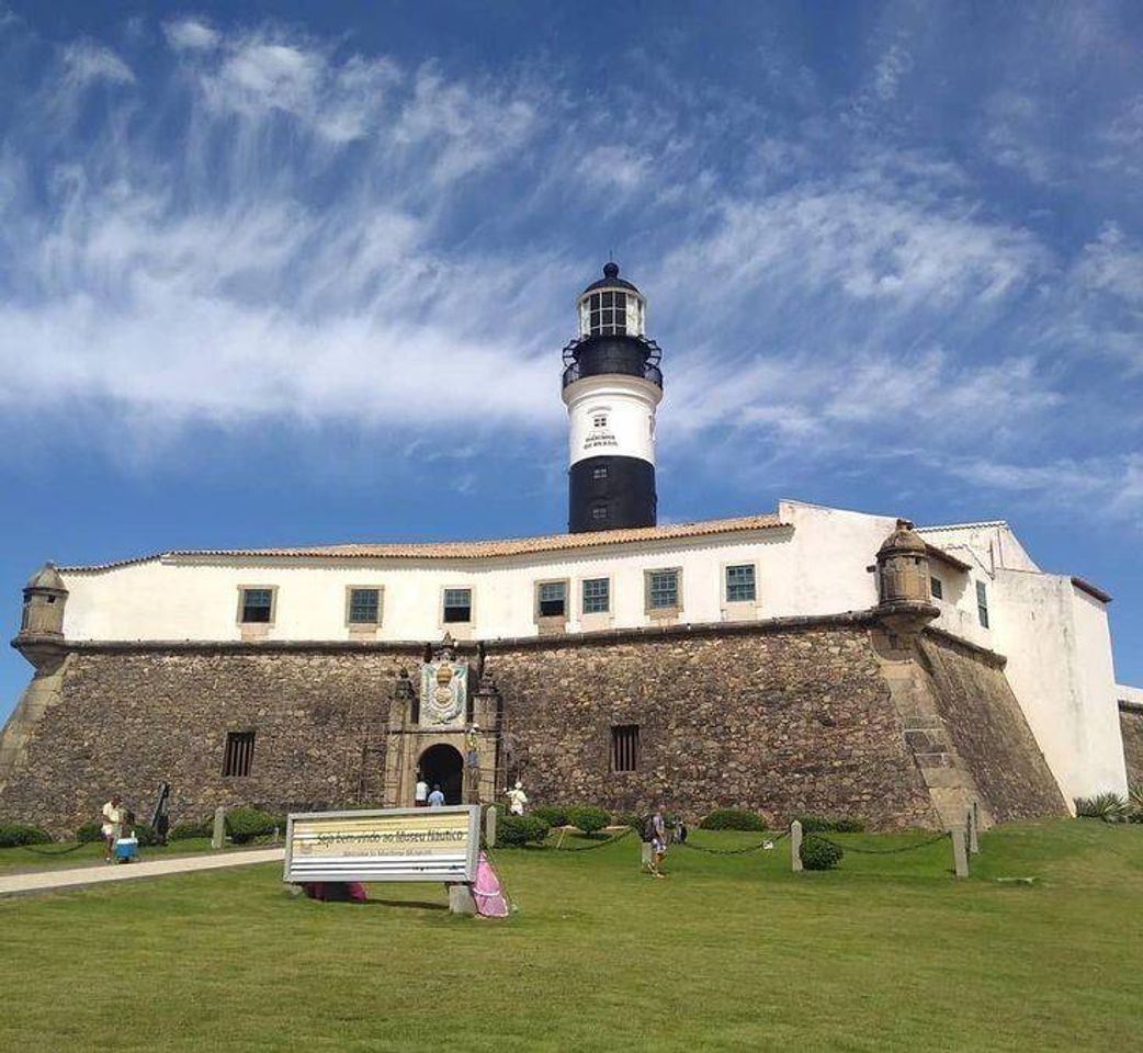 Fashion Conheça Farol da Barra em Salvador: Atrativos, Praia e Dicas!