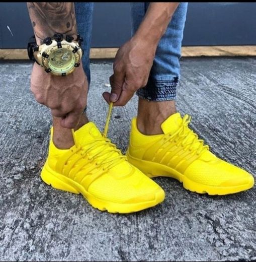 Tênis Nike presto amarelo 