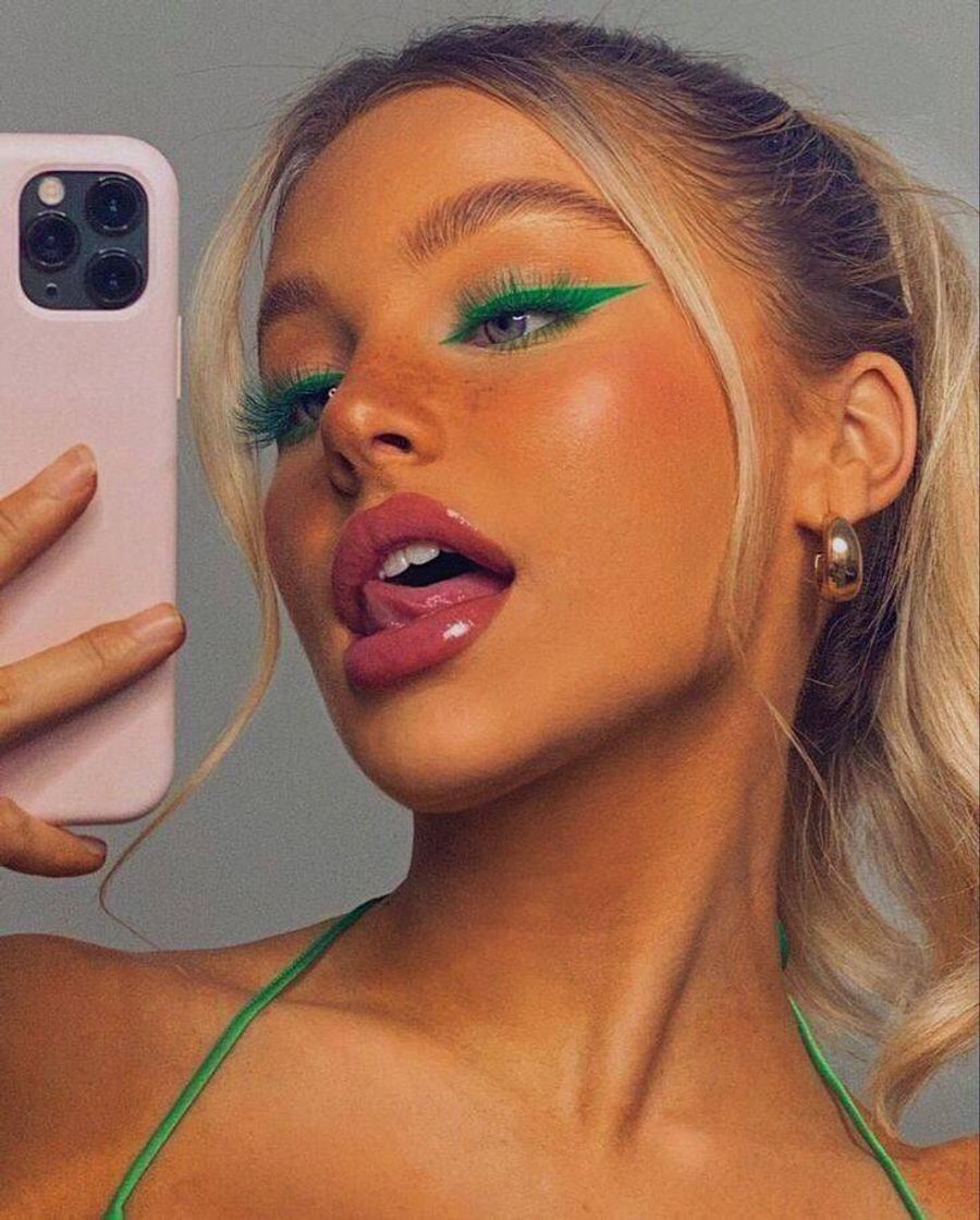 Fashion green makeup ✨💚