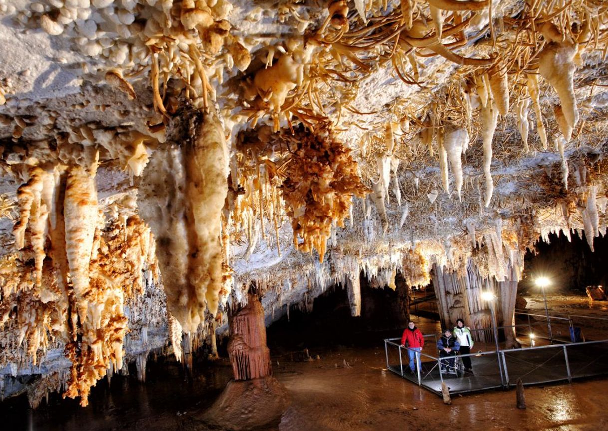 Place Pozalagua Cuevas